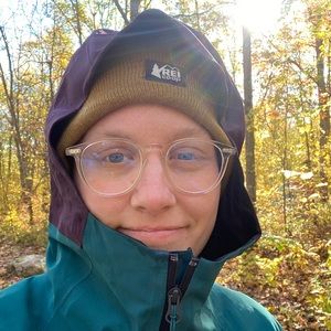 Meet your Posher, Eve